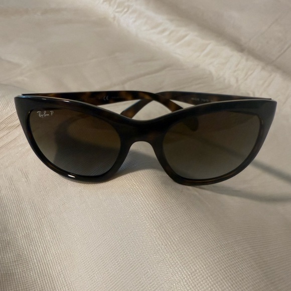 Ray-Ban Women's Brown Cat-Eye Sunglasses - Picture 1 of 10